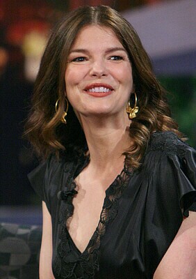 Jeanne
                Tripplehorn