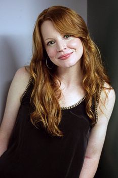 Lauren Ambrose