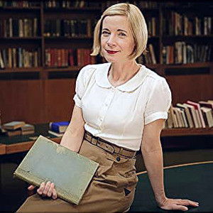 Dr.
              Lucy Worsley